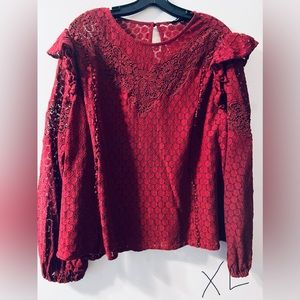 Very beautiful shirt see-through so you have to wear a shirt under it